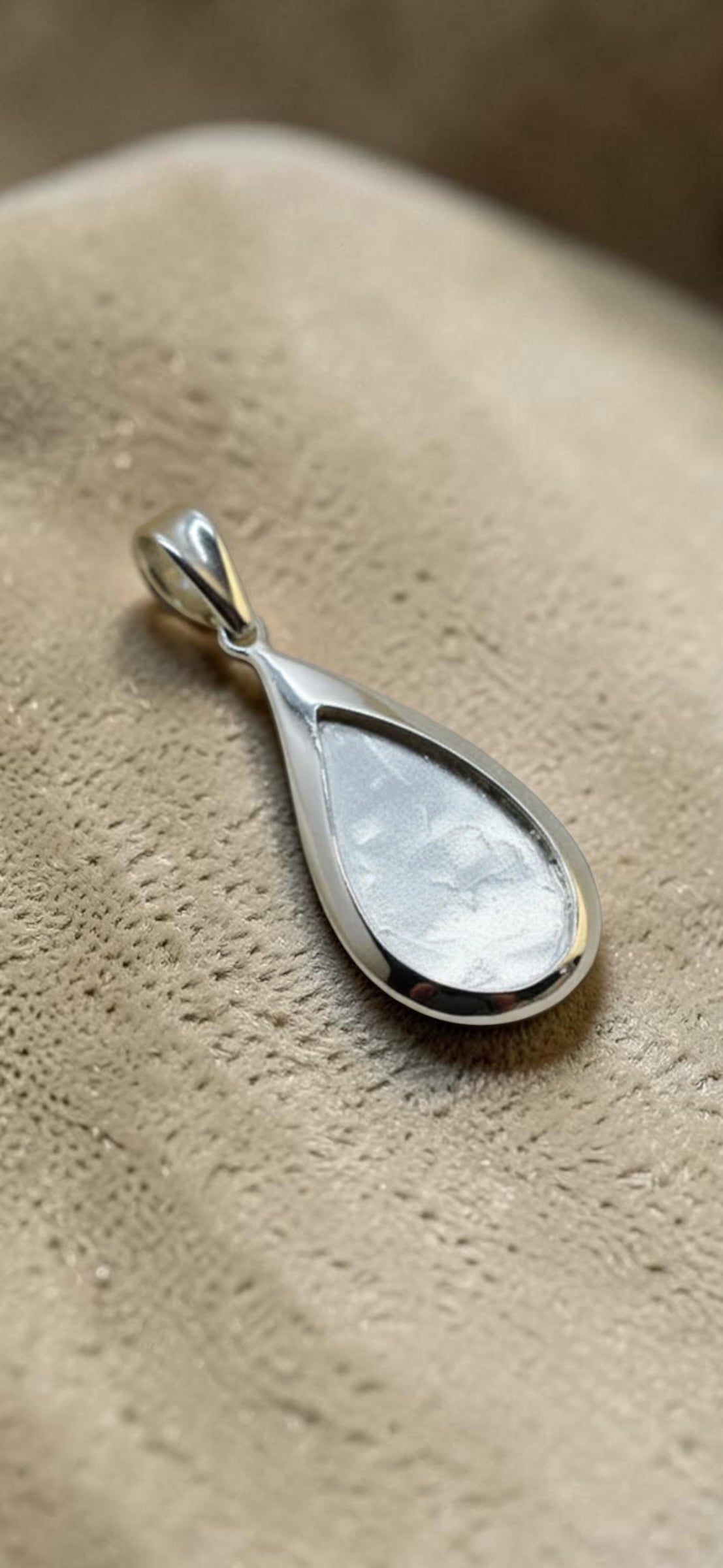 Pendant 62