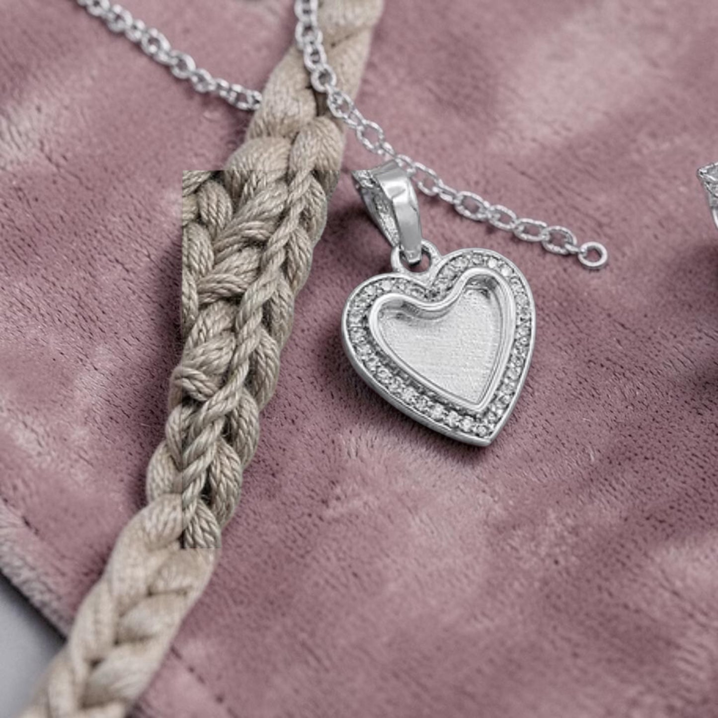 Pendant 7