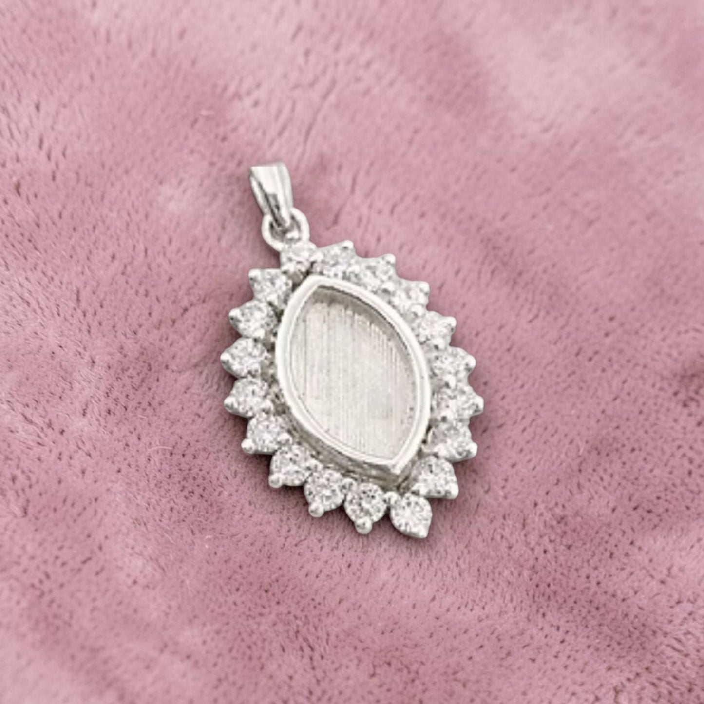 Pendant 14