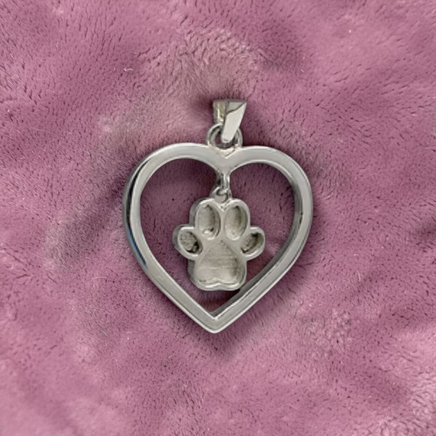 Pendant 22