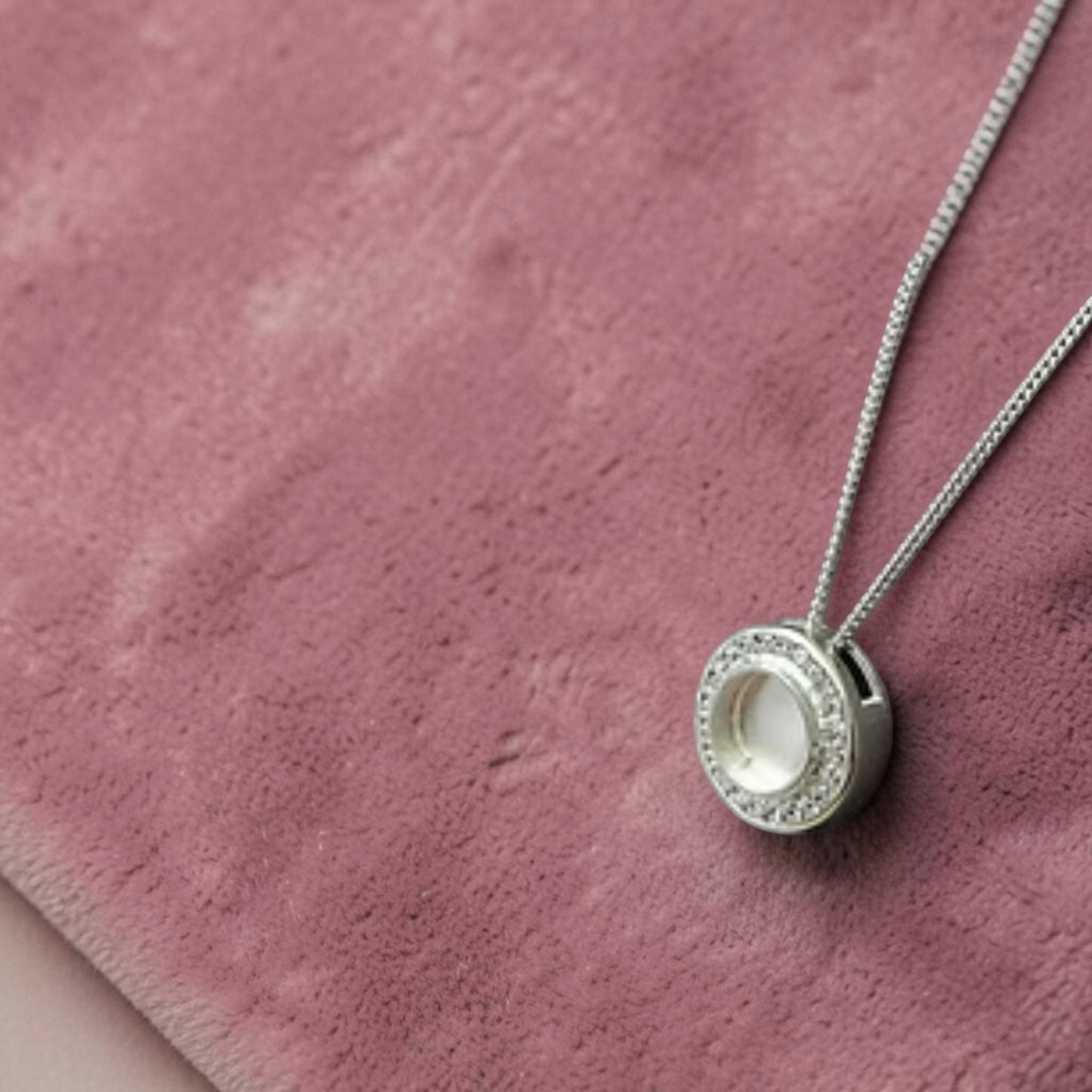 Pendant 33