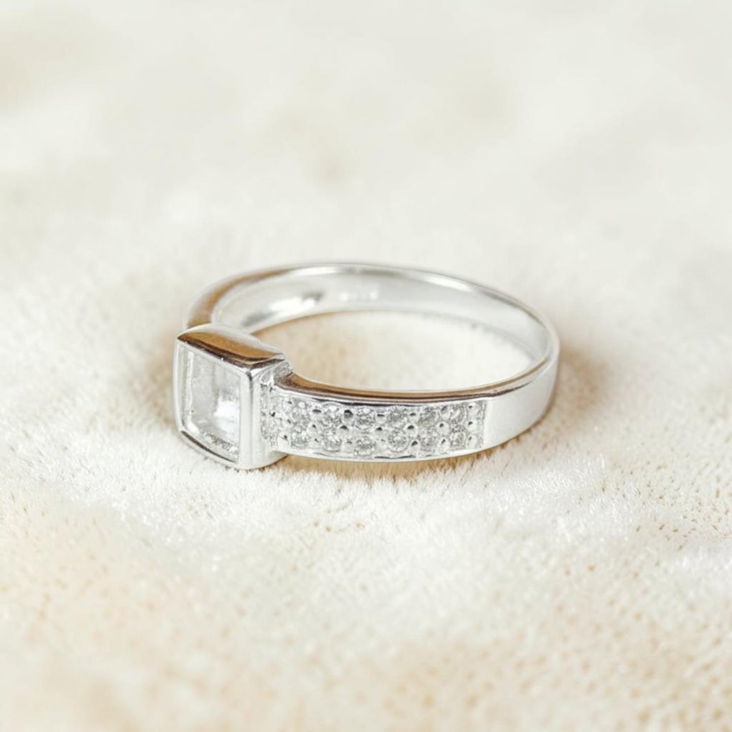 Crystal Ring 42